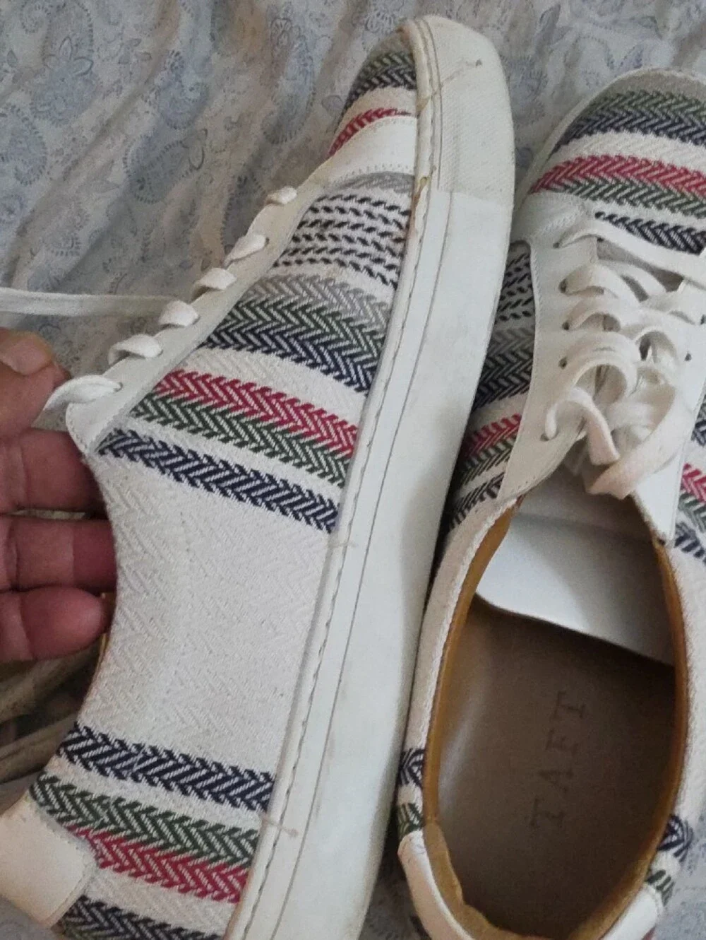 Taft casual low